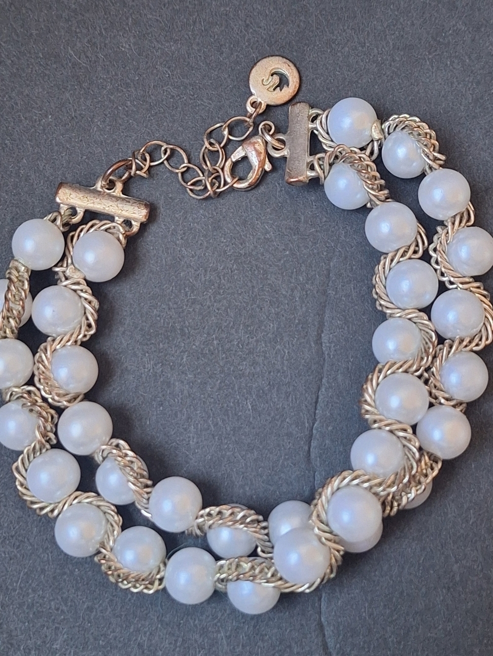 Gloria Vanderbilt Pearl W/Silver Tone Chain Bracelet 7.5"